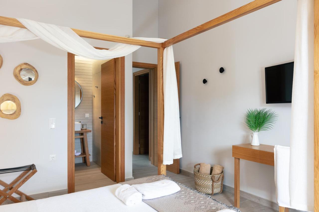 Lagoon Seabreeze Villa, Sumptuous Retreat, By Thinkvilla Panormos  Exterior photo